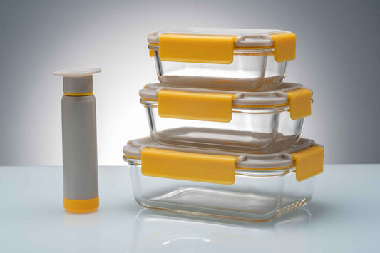 Tügo glass food storage containers. Perfect for busy bees and college students on the go.